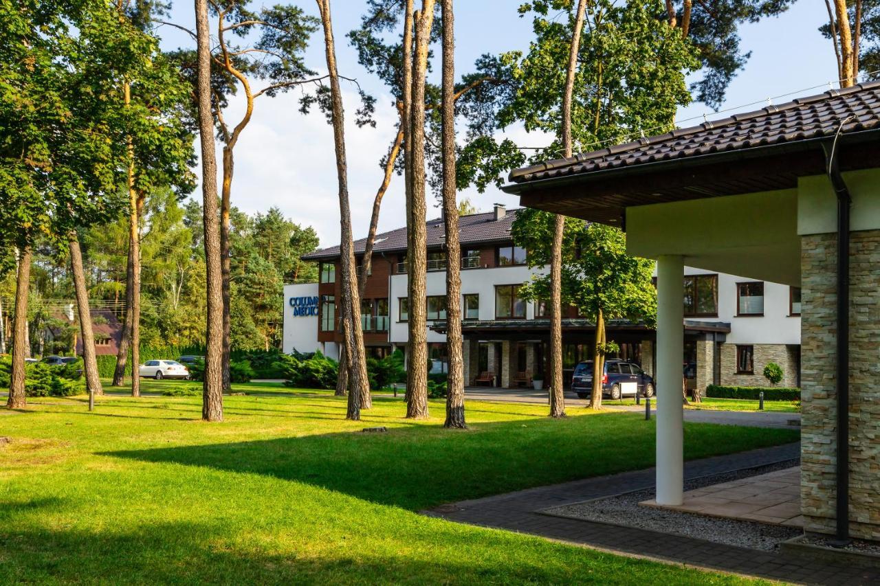 Отель Columna Medica Ласк Экстерьер фото